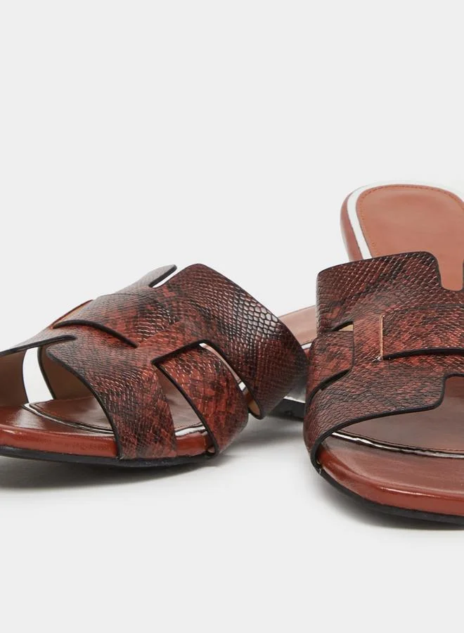 تايك تو صندل نسائي بنقشة جلد الثعبان وكعب سميك